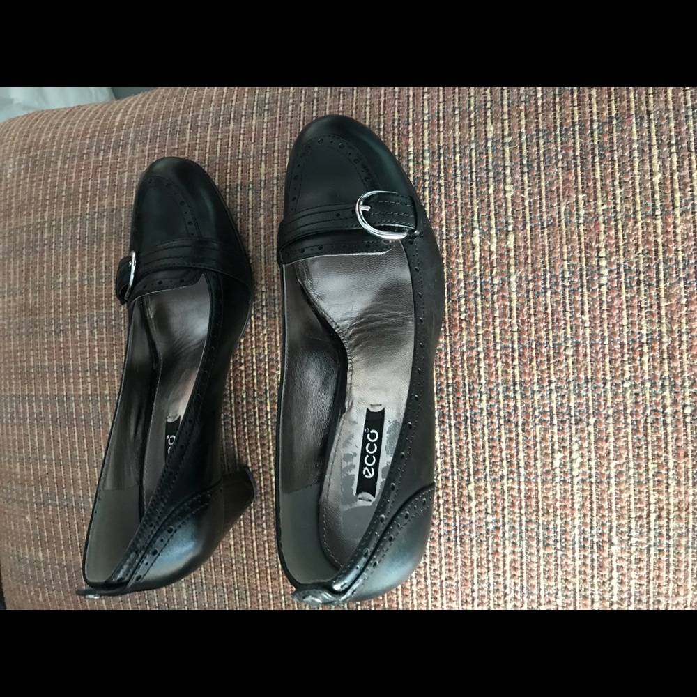 Black work shoes